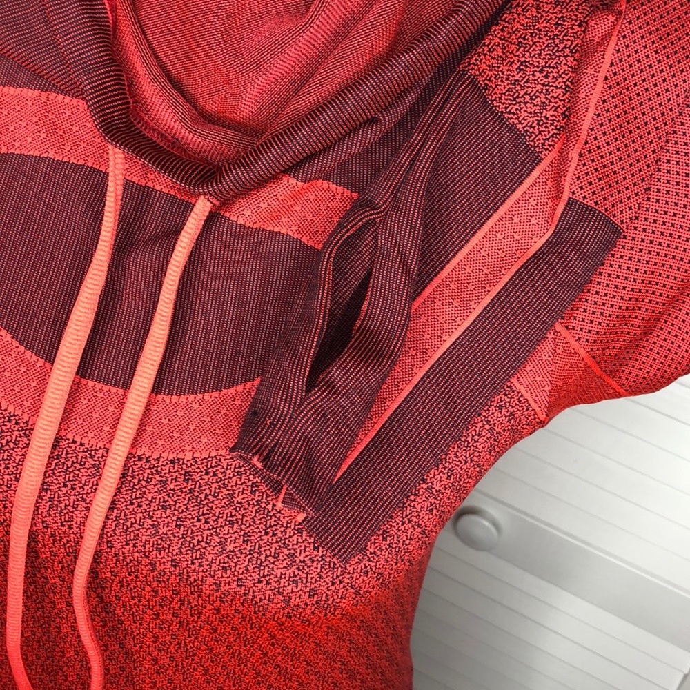 Under Armour Threadbone Funnel Neck Top XS - Picture 5 of 5